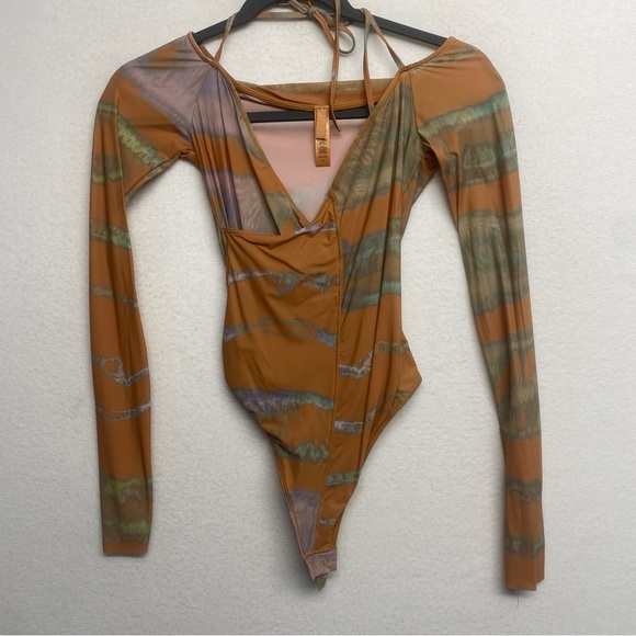 Skims JELLY SHEER Off The Shoulder Bodysuit Top Tie Dye Print Small - Picture 6 of 10